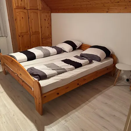 Marta Vendeghaz Prázdninový dům *